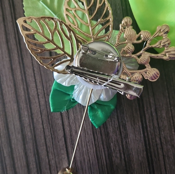 Women pin with matching men bowtie - Picture 3 of 3